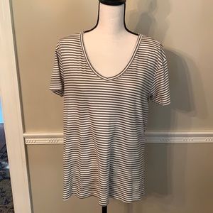 American Eagle Top. Size M.